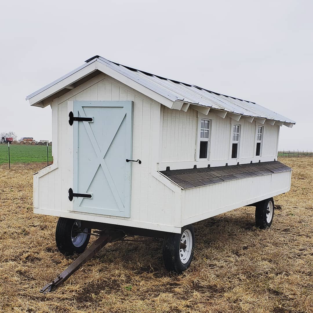 15+ Small Chicken Coop Ideas for a Cozy & Functional Backyard