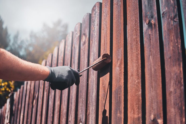 How Much Does It Cost to Paint a Fence