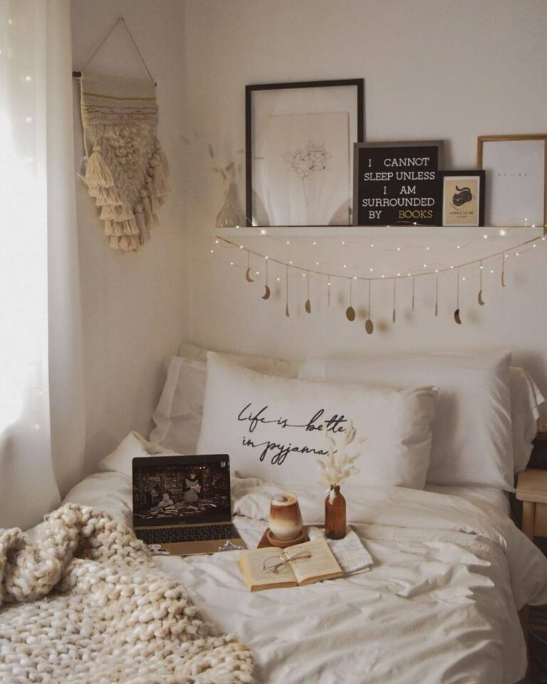 18 Cozy Fairy Lights Bedroom Ideas for Magical Spaces