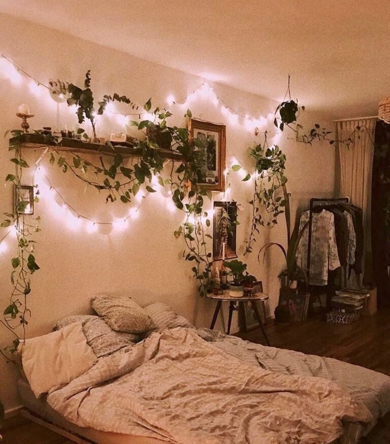 18 Cozy Fairy Lights Bedroom Ideas for Magical Spaces