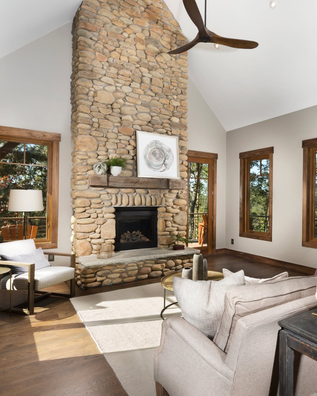 17 Rustic River Rock Fireplace Ideas & Inspiration | Cozy Home Designs ...