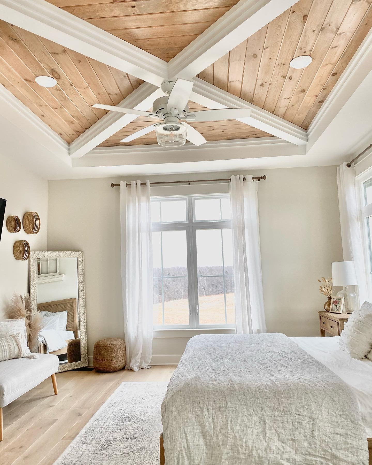 17 Pottery Barn Bedroom Ideas for Cozy & Timeless Style