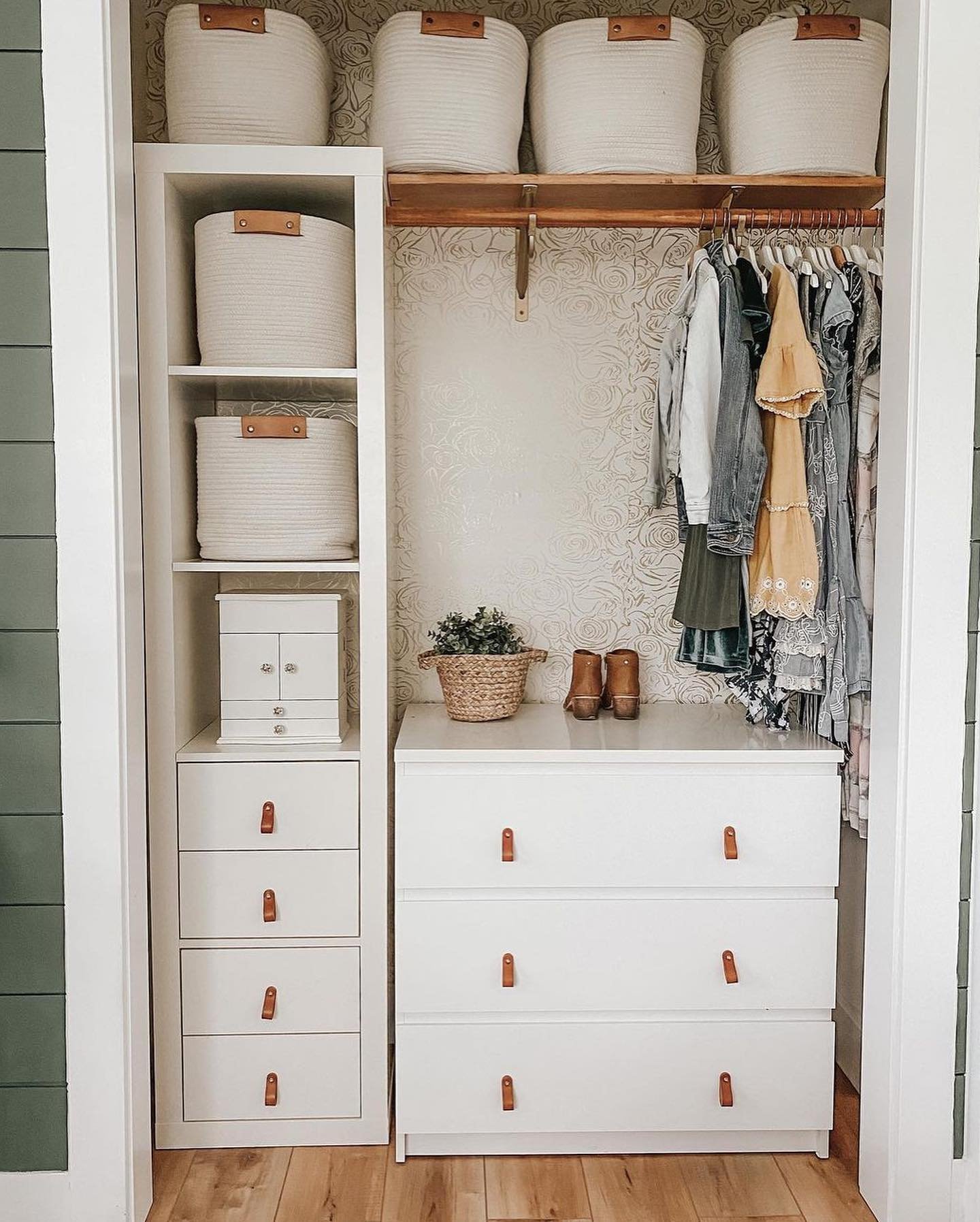 15 Genius Narrow Closet Ideas to Maximize Space & Stay Stylish